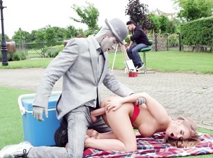 Public passion for a hot woman when fucking a human statue